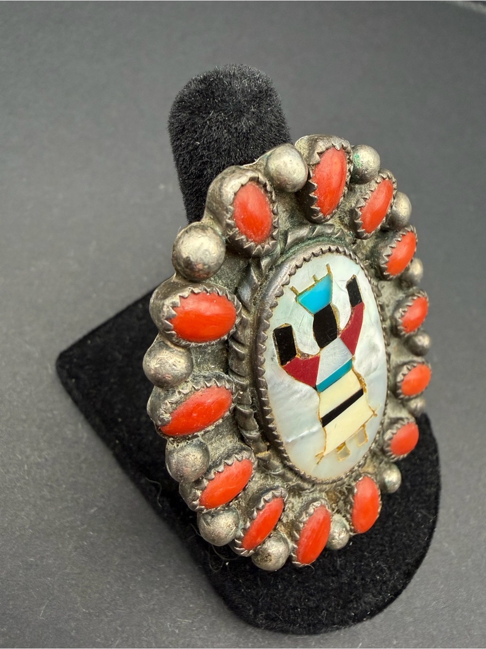 Vintage RHB Roland Hogan Begay Navajo Sterling Coral Gaan Dancer Inlay Ring 7.5 - Picture 4 of 6